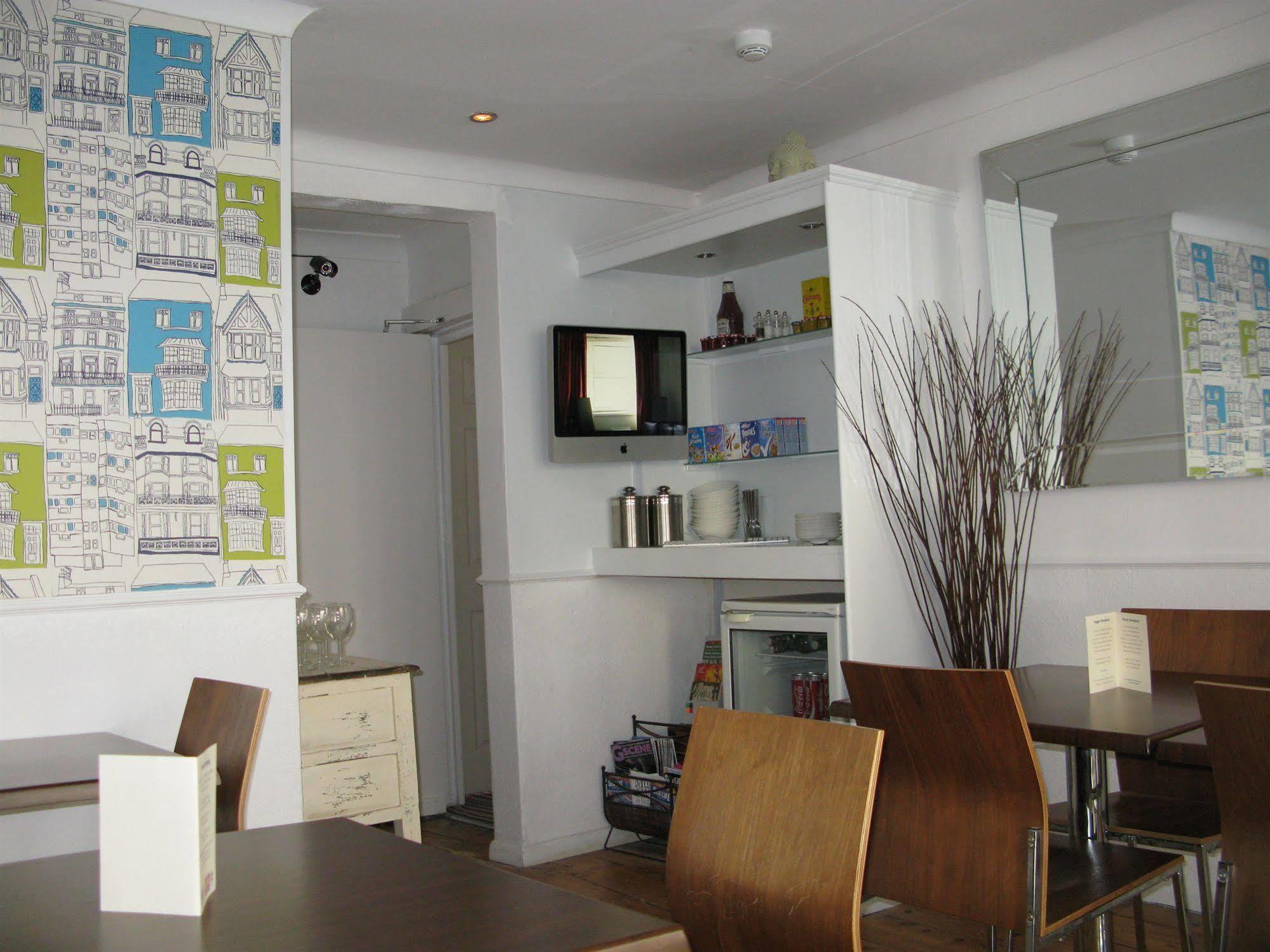 Oyo Lifestyle Hotel Sea Breeze Hove Buitenkant foto