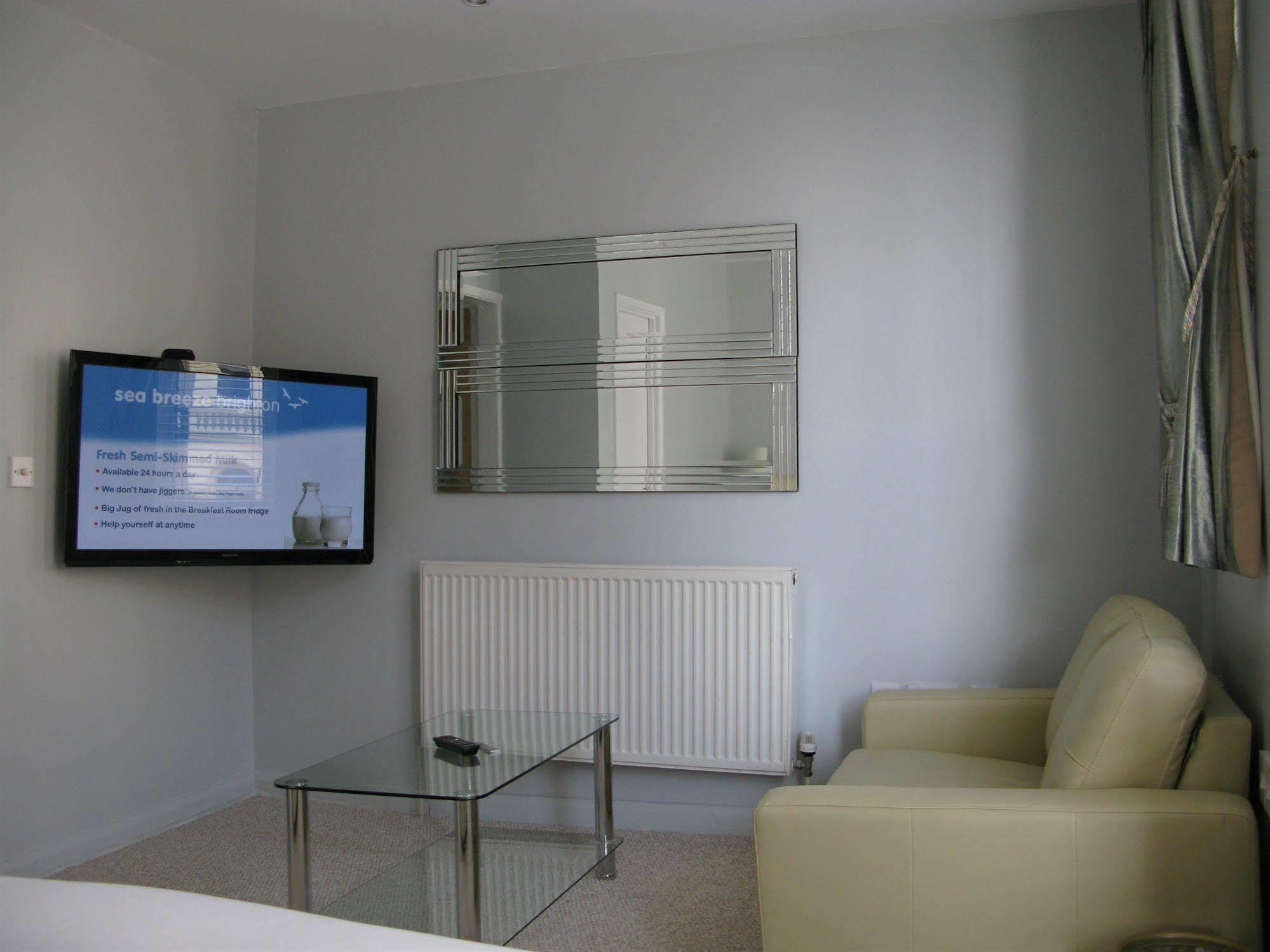 Oyo Lifestyle Hotel Sea Breeze Hove Buitenkant foto