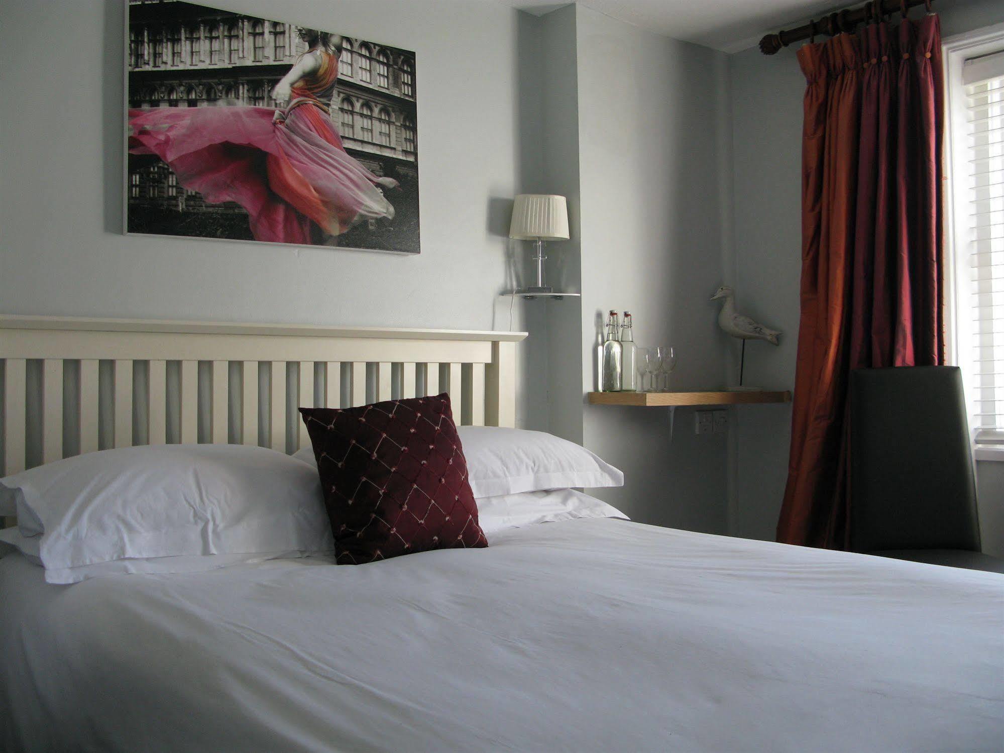 Oyo Lifestyle Hotel Sea Breeze Hove Buitenkant foto