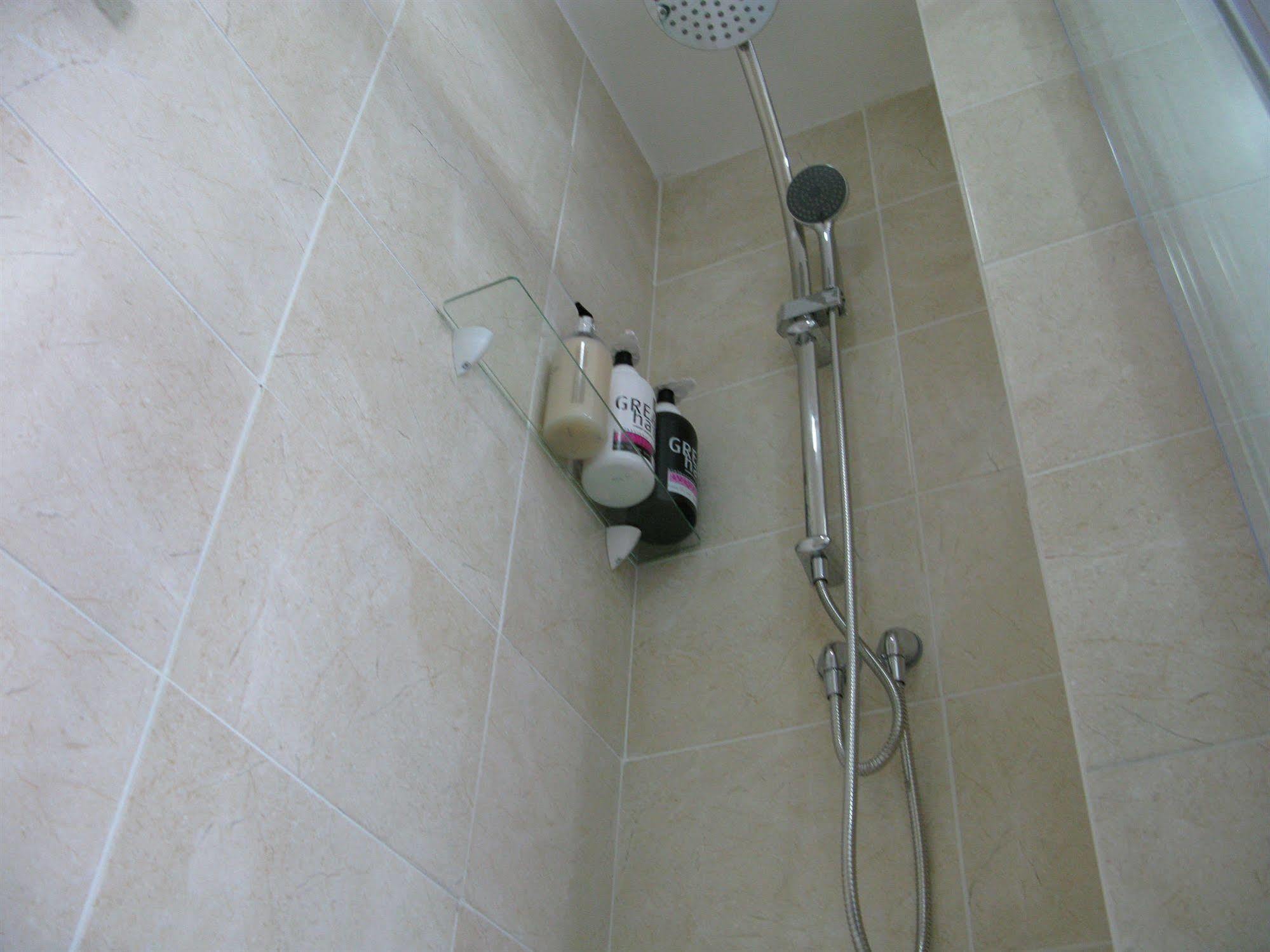 Oyo Lifestyle Hotel Sea Breeze Hove Buitenkant foto