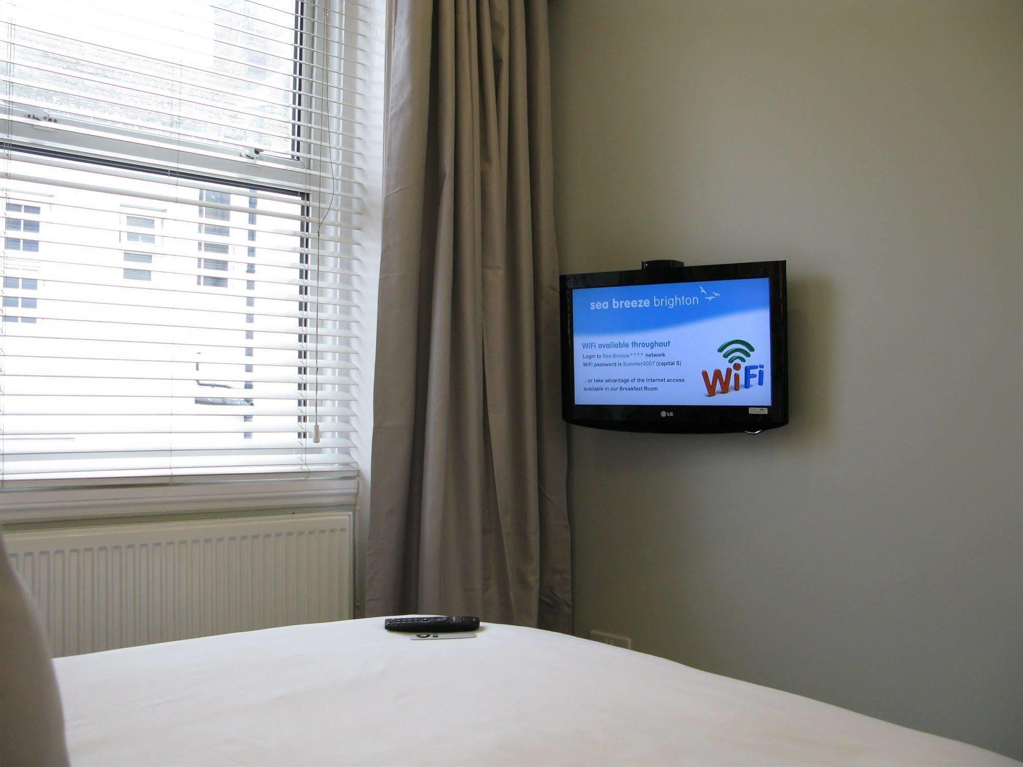 Oyo Lifestyle Hotel Sea Breeze Hove Buitenkant foto