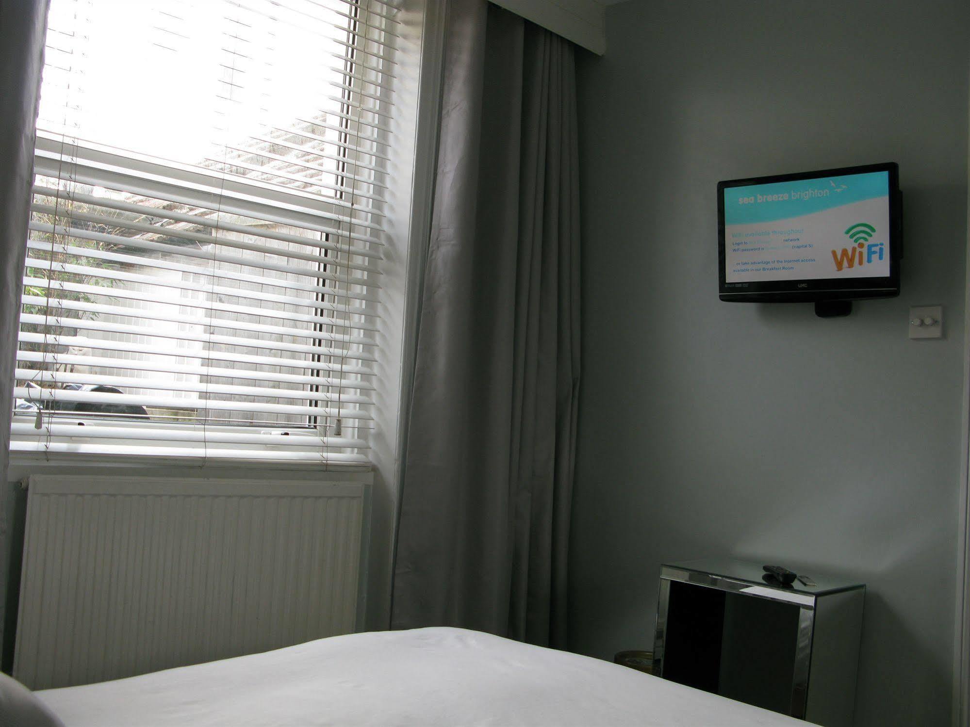 Oyo Lifestyle Hotel Sea Breeze Hove Buitenkant foto