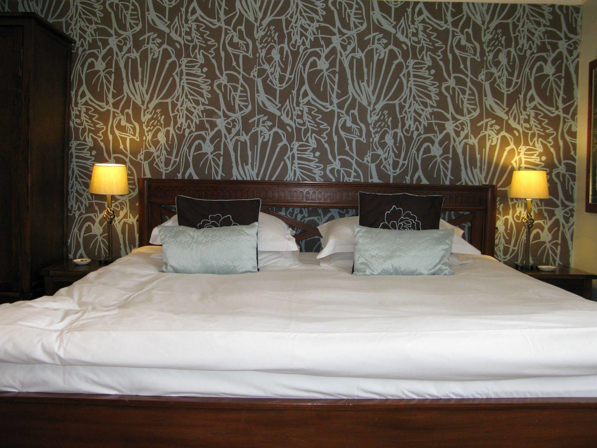 Oyo Lifestyle Hotel Sea Breeze Hove Buitenkant foto