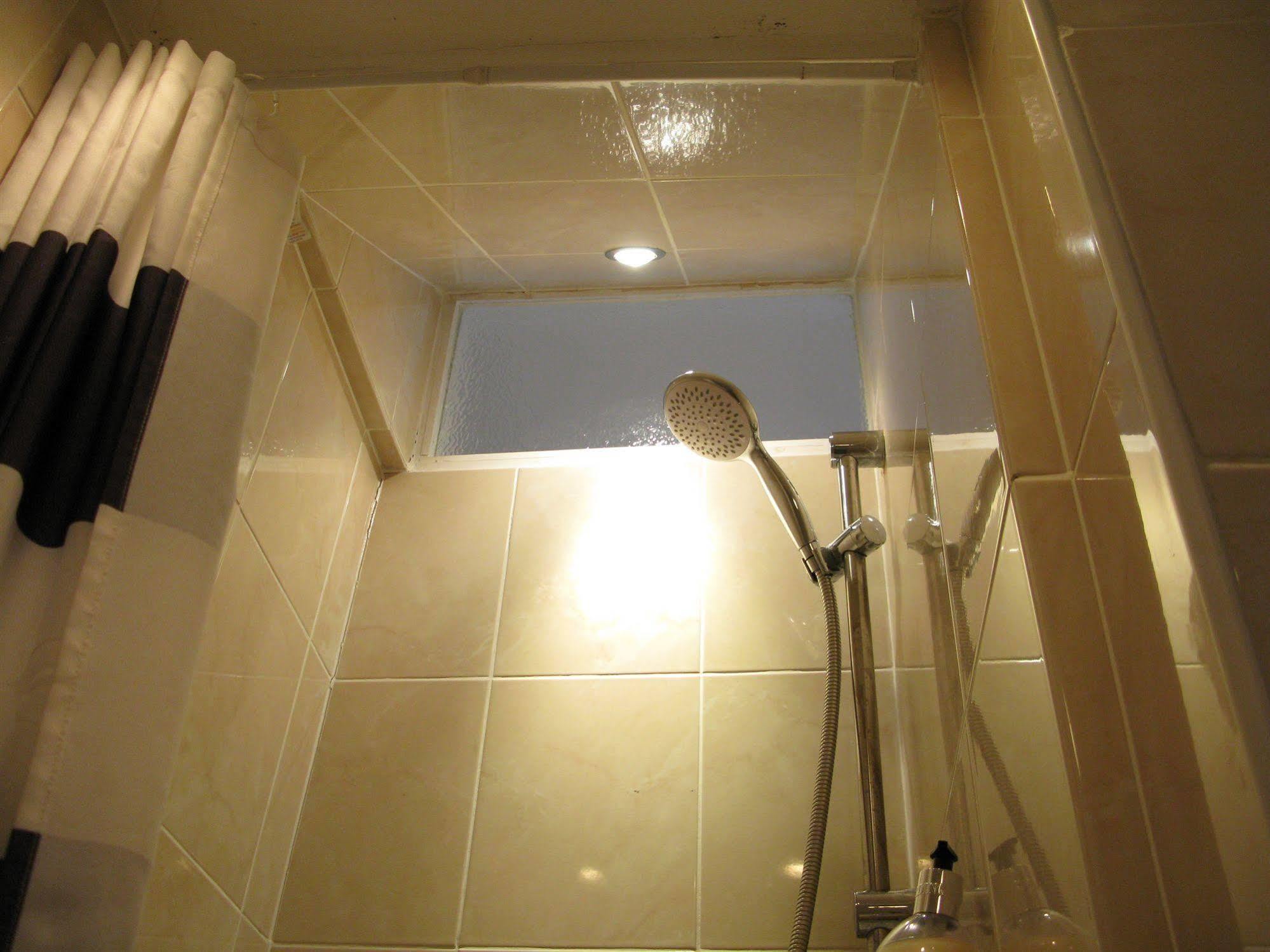 Oyo Lifestyle Hotel Sea Breeze Hove Buitenkant foto